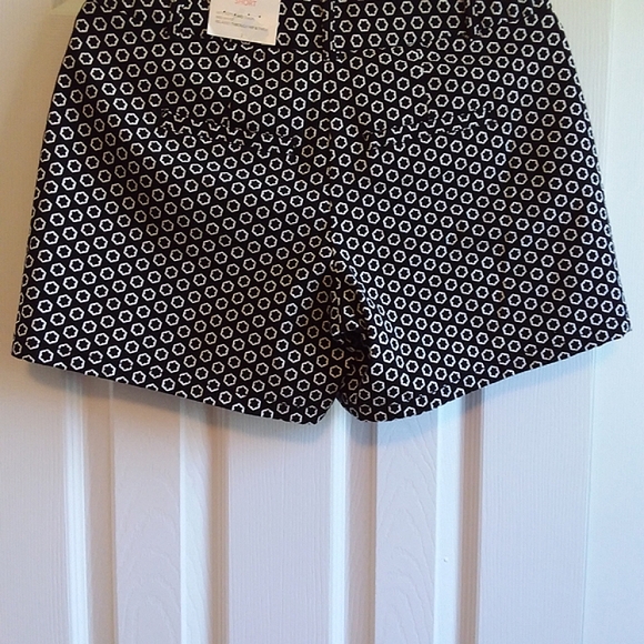 *ELLE* NWT shorts - Picture 4 of 9